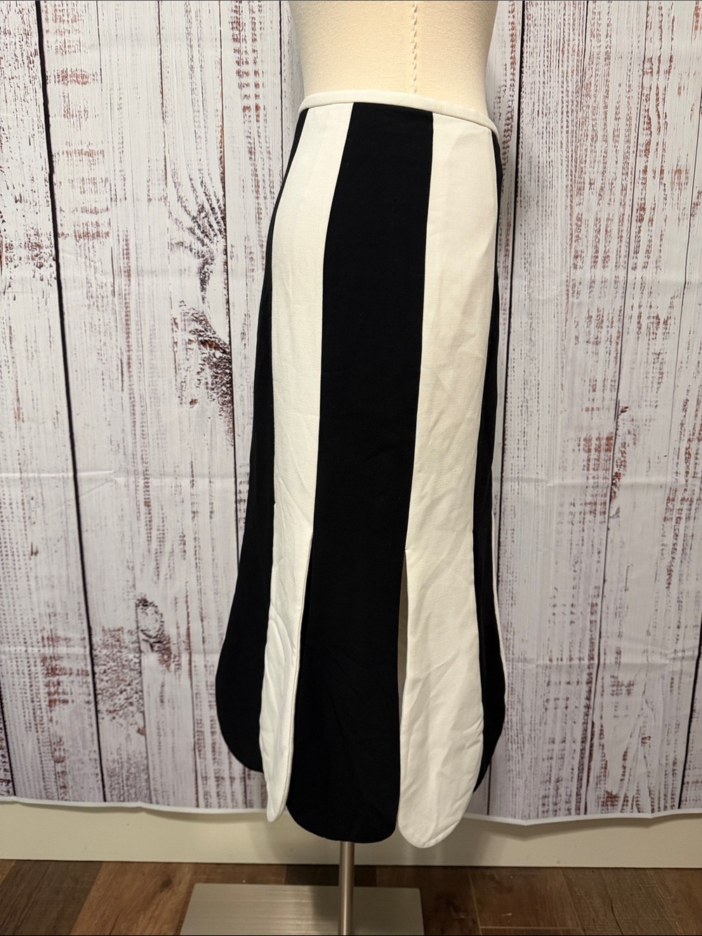 Victoria Beckham for Target Black & White Bold Vertical Stripe Pencil Skirt - Picture 4 of 7